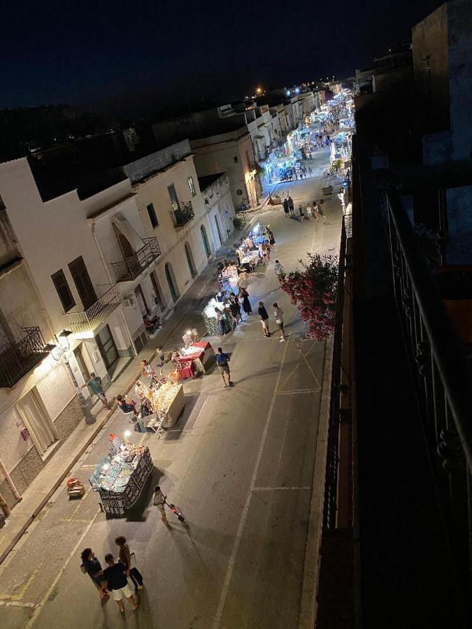 Apartment With Terraces And Private Jacuzzi - San Vito 400M From Beach San Vito Lo Capo Buitenkant foto